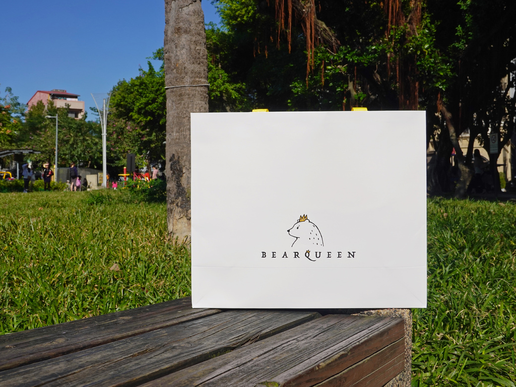 2024年台灣百大金質獎得主，總統府御用伴手禮熊后插旗台北中山赤峰街