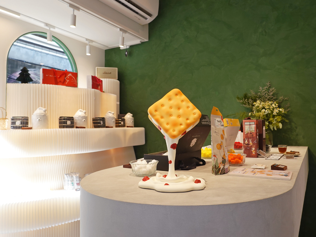 2024年台灣百大金質獎得主，總統府御用伴手禮熊后插旗台北中山赤峰街