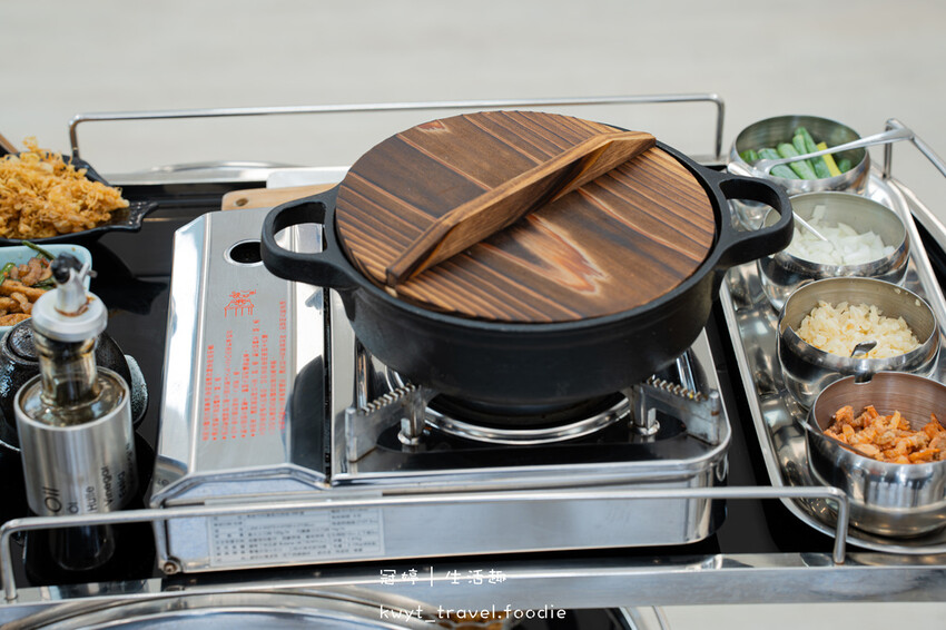 美濃餐廳推薦_里長台灣鯛美濃旗艦店，全台唯一！桌邊爆炒好客鍋