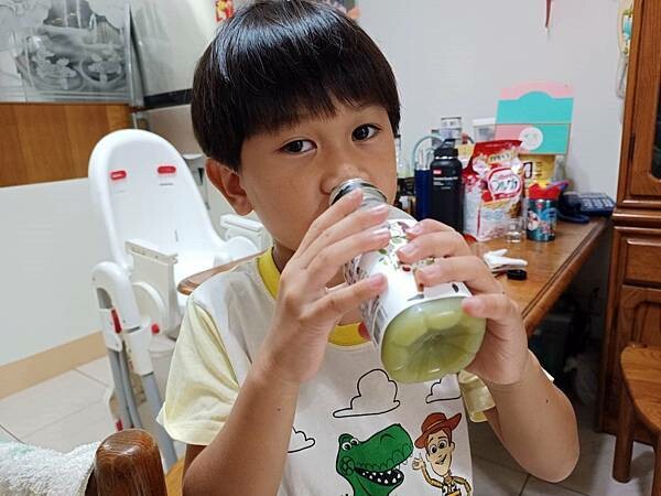 台北市信義區天天五蔬果，你做到了嗎？好喝、實在、又營養的冷壓蔬果汁就是這一家【果日飲】！沒喝過，真的不要先說NO~