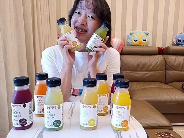 台北市信義區天天五蔬果，你做到了嗎？好喝、實在、又營養的冷壓蔬果汁就是這一家【果日飲】！沒喝過，真的不要先說NO~
