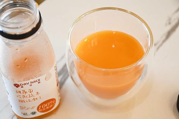 台北市信義區天天五蔬果，你做到了嗎？好喝、實在、又營養的冷壓蔬果汁就是這一家【果日飲】！沒喝過，真的不要先說NO~