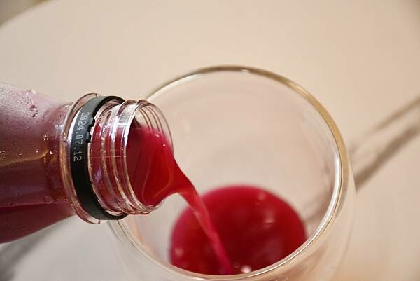 台北市信義區天天五蔬果，你做到了嗎？好喝、實在、又營養的冷壓蔬果汁就是這一家【果日飲】！沒喝過，真的不要先說NO~