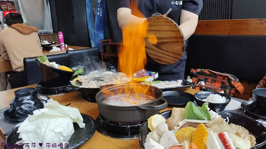 嘉義火鍋推薦「小旬湯」燒酒點火秀 日式銅盤烤肉，假日人氣爆棚。