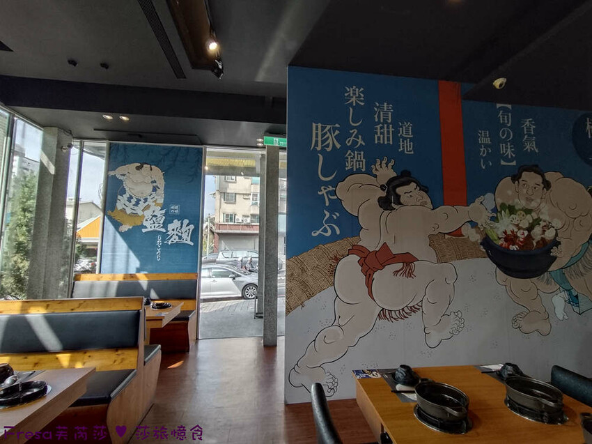 嘉義火鍋推薦「小旬湯」燒酒點火秀 日式銅盤烤肉，假日人氣爆棚。