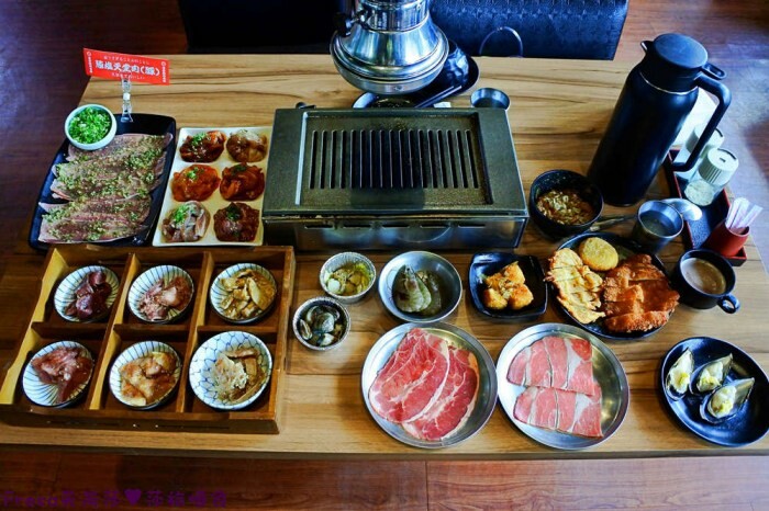 嘉義火鍋推薦「小旬湯」燒酒點火秀 日式銅盤烤肉，假日人氣爆棚。