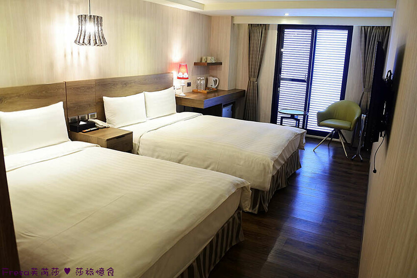 嘉義火鍋推薦「小旬湯」燒酒點火秀 日式銅盤烤肉，假日人氣爆棚。