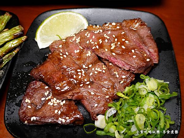 牛小排擠檸檬汁更好吃-雞老闆桶仔雞長春店 (3).jpg