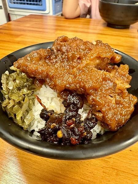 『 台中探店 』鹿港洪爌肉飯、美食推薦、平價美食