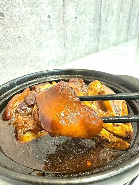 【洪記海南雞飯】台中南區探店、興大巷弄美食、新加坡料理、新鮮