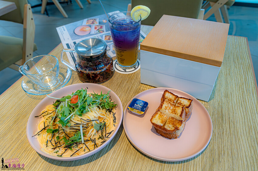 大推TSUTAYA BOOKSTORE販售的精釀可樂、WIRED CAFE和洋重箱料理超美味，餐車聚落、城市生活市集超好逛