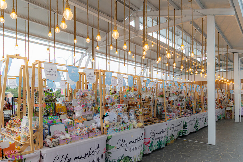 大推TSUTAYA BOOKSTORE販售的精釀可樂、WIRED CAFE和洋重箱料理超美味，餐車聚落、城市生活市集超好逛