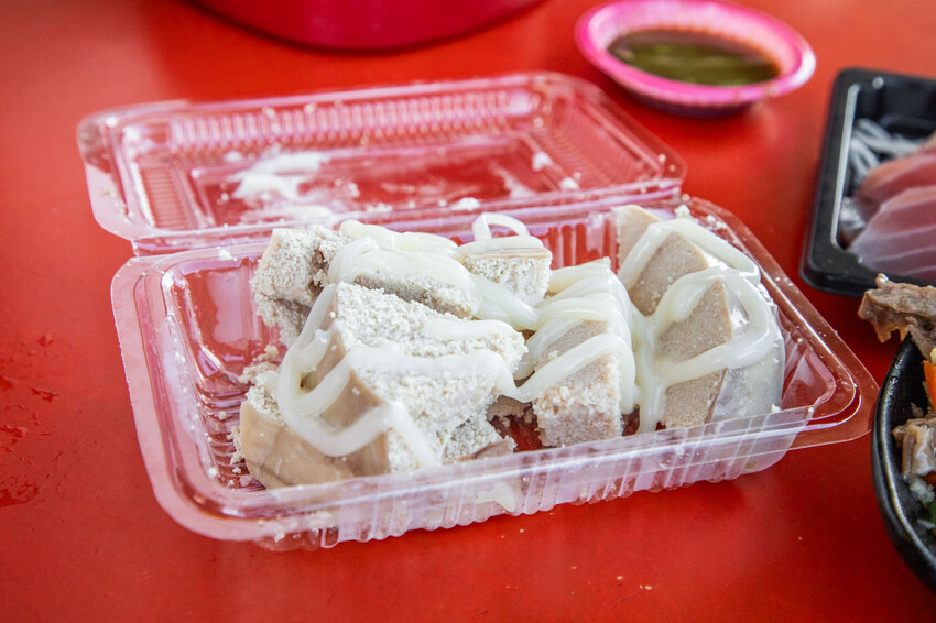 萬多利生魚片深夜限定厚切超划算,隱藏版萬多利生魚片只要8元。