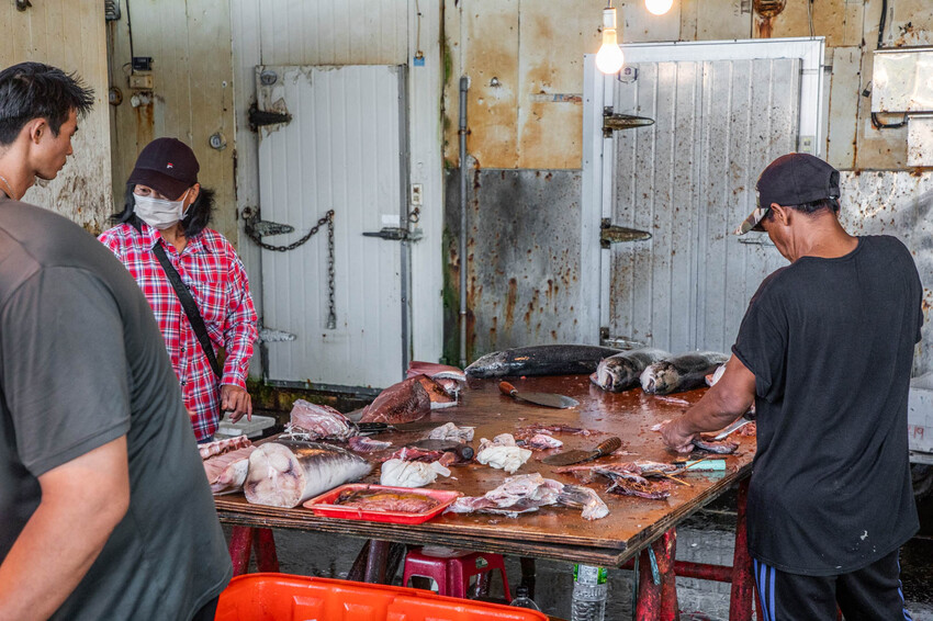 萬多利生魚片深夜限定厚切超划算,隱藏版萬多利生魚片只要8元。