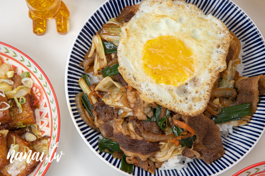 彰化市jo揪宵夜！營業到半夜兩點宵夜場！必點烤布蕾厚片和手工漢堡排起司蛋吐司。價格幾乎百元有找，內用有冷氣吹