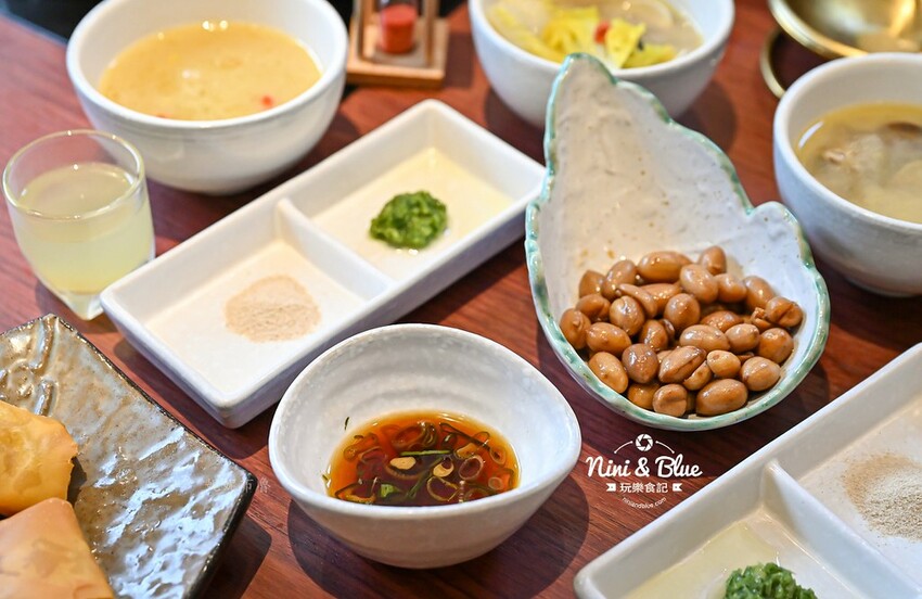 台中老宅餐廳,上萬元花膠入鍋的雞湯濃厚黏唇,有包廂、寵物友善