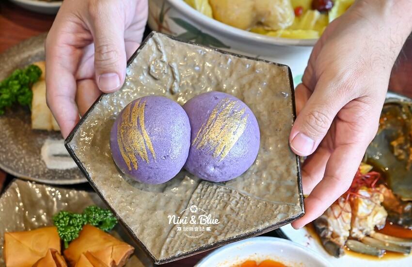 台中老宅餐廳,上萬元花膠入鍋的雞湯濃厚黏唇,有包廂、寵物友善