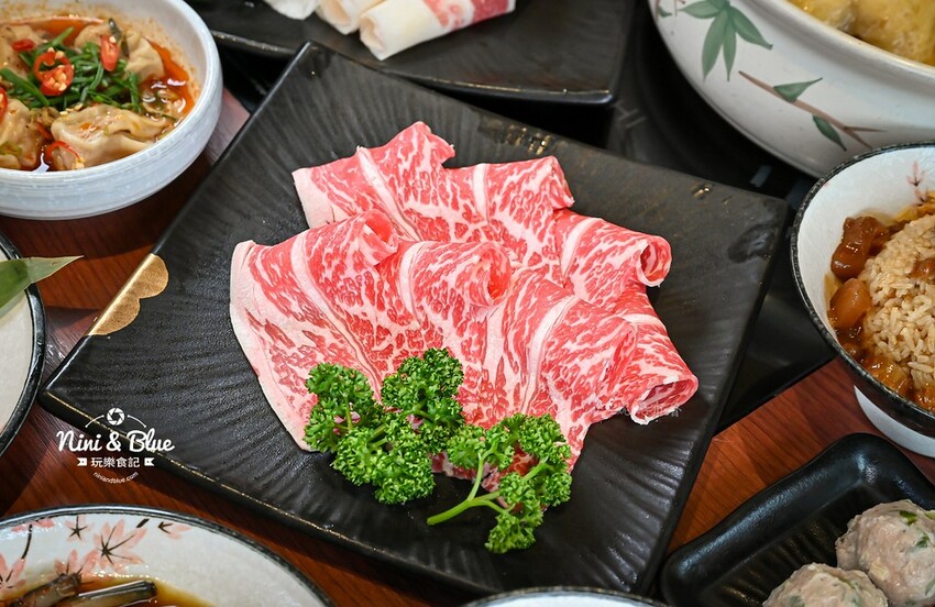 台中老宅餐廳,上萬元花膠入鍋的雞湯濃厚黏唇,有包廂、寵物友善