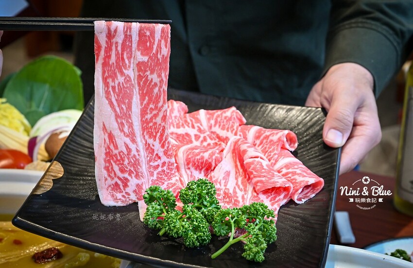 台中老宅餐廳,上萬元花膠入鍋的雞湯濃厚黏唇,有包廂、寵物友善