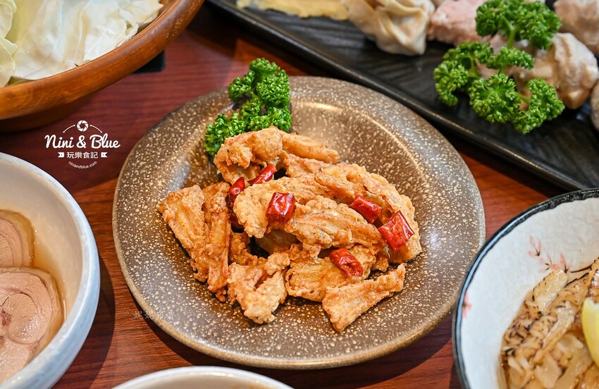 台中老宅餐廳,上萬元花膠入鍋的雞湯濃厚黏唇,有包廂、寵物友善