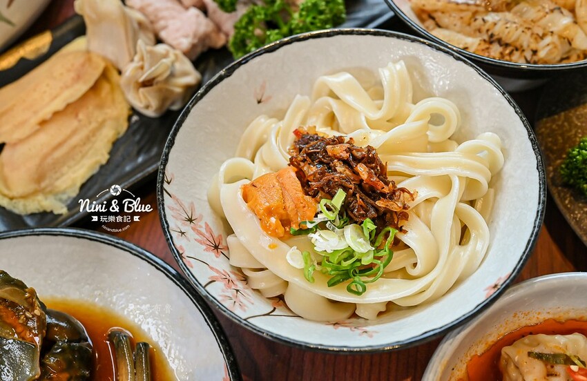 台中老宅餐廳,上萬元花膠入鍋的雞湯濃厚黏唇,有包廂、寵物友善