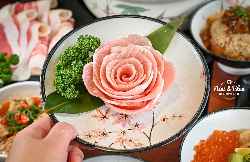 台中老宅餐廳,上萬元花膠入鍋的雞湯濃厚黏唇,有包廂、寵物友善