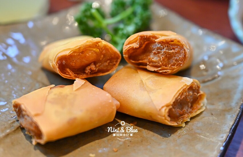 台中老宅餐廳,上萬元花膠入鍋的雞湯濃厚黏唇,有包廂、寵物友善