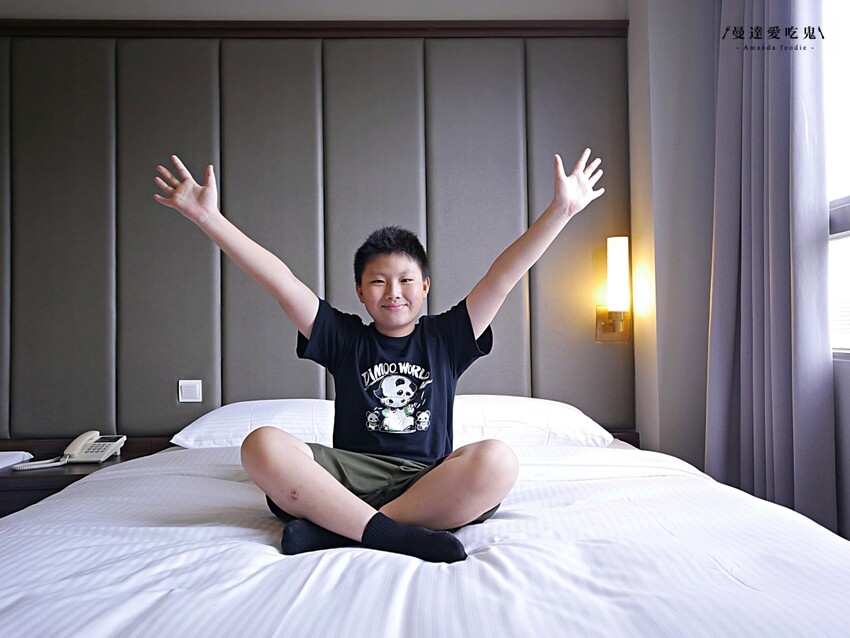 2024全新開幕!房價超值、早餐豐盛的舒適飯店開箱「河堤漫旅自立館」餐廳美到直接開拍網美照!高雄三民區住宿|高雄飯店推薦 - 曼達愛吃鬼