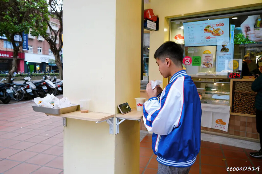 傳承四代80年炭烤胡椒餅「丞祖胡椒餅永和店」，捷運頂溪站外送