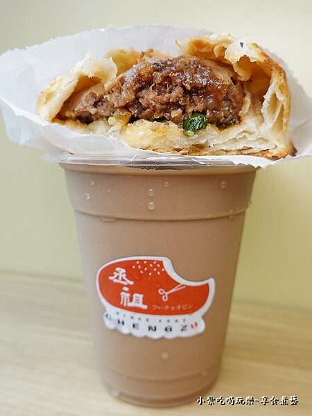 胡椒餅搭飲料-丞祖胡椒餅永和店.jpg 胡椒餅搭飲料-丞祖胡椒餅永和店.jpg