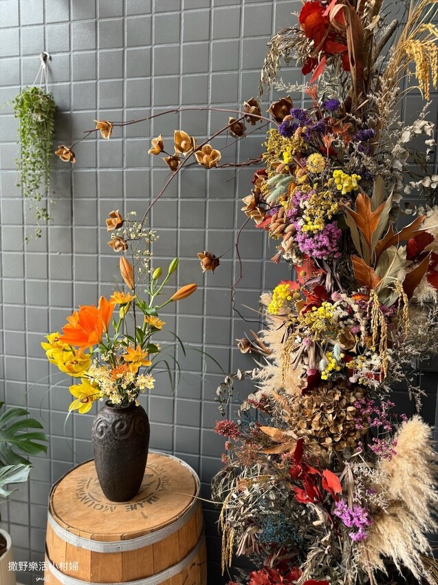 員山【花室咖啡】花藝&插畫的質感空間，推薦必點招牌厚鬆餅和布