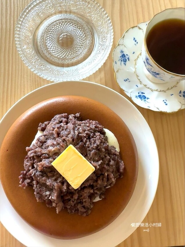 員山【花室咖啡】花藝&插畫的質感空間，推薦必點招牌厚鬆餅和布