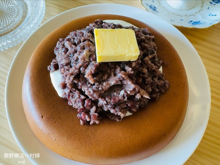 員山【花室咖啡】花藝&插畫的質感空間，推薦必點招牌厚鬆餅和布
