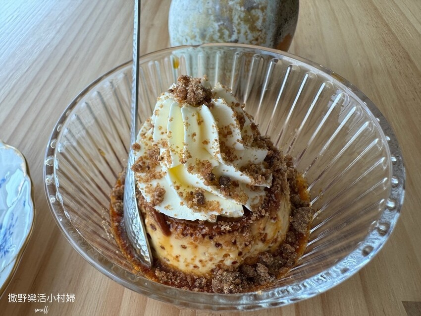 員山【花室咖啡】花藝&插畫的質感空間，推薦必點招牌厚鬆餅和布