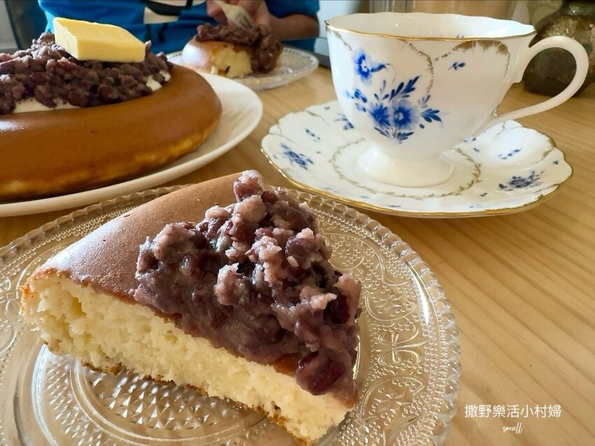 員山【花室咖啡】花藝&插畫的質感空間，推薦必點招牌厚鬆餅和布