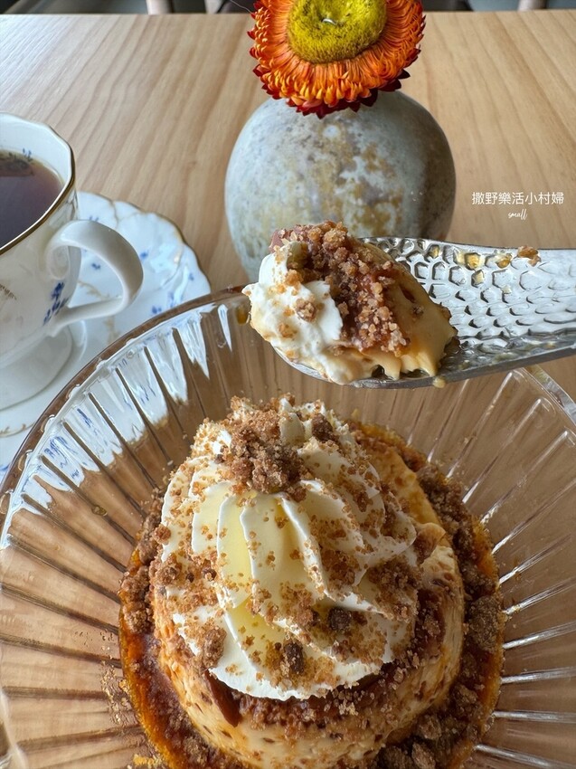 員山【花室咖啡】花藝&插畫的質感空間，推薦必點招牌厚鬆餅和布