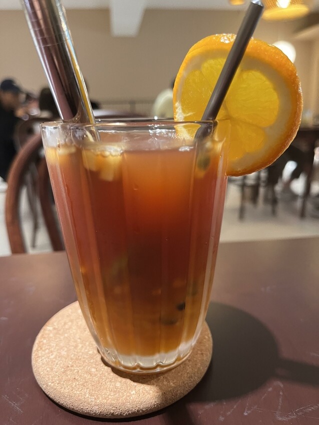 桃園市桃園區【桃園咖啡廳】中路特區裡的質感木質系小清新【春山咖啡】環境舒服餐點精緻價位略高