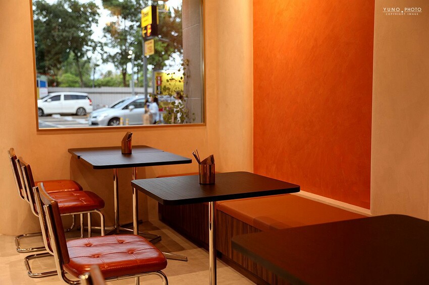 隱身在城市鬧區裡的質感義式餐廳！每個角落都超好拍｜嶼里With You(台中東區義大利麵、輕食、下午茶推薦)