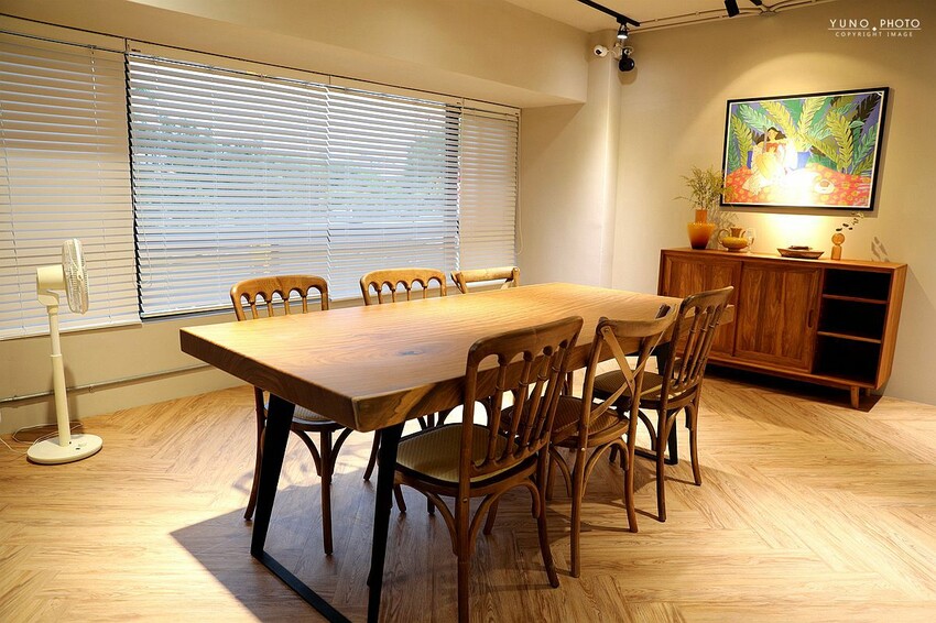 隱身在城市鬧區裡的質感義式餐廳！每個角落都超好拍｜嶼里With You(台中東區義大利麵、輕食、下午茶推薦)