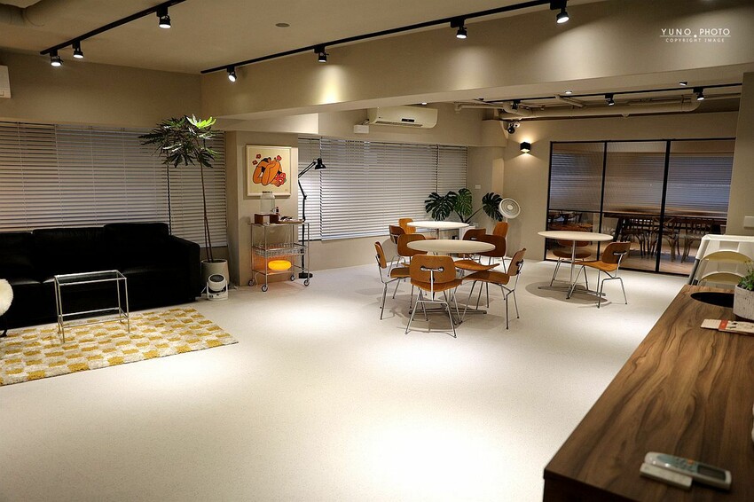 隱身在城市鬧區裡的質感義式餐廳！每個角落都超好拍｜嶼里With You(台中東區義大利麵、輕食、下午茶推薦)