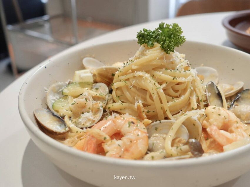 【台中東區】嶼里 With You｜菜單｜台中火車站早午餐｜質感風格超好拍！