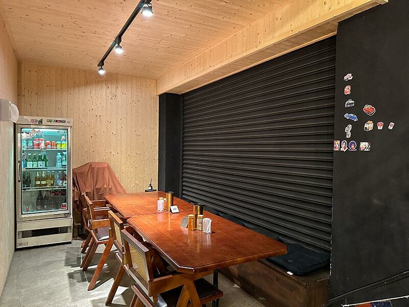 新竹巨城周邊美食！黑色老宅WULI ISLAND LAB日式炭烤串燒、牛排，老宅氛圍超Chill