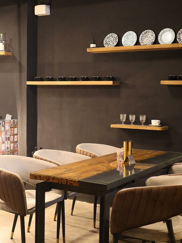 新竹巨城周邊美食！黑色老宅WULI ISLAND LAB日式炭烤串燒、牛排，老宅氛圍超Chill