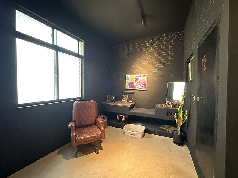 新竹巨城周邊美食！黑色老宅WULI ISLAND LAB日式炭烤串燒、牛排，老宅氛圍超Chill