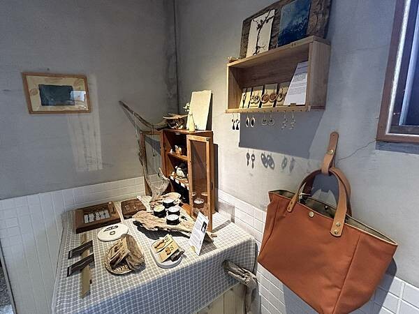 台南市安平區【台南安平區】枋子林甜點語言～喝茶、甜點、聊天、獨活，安平巷弄裡很棒的藝文空間。