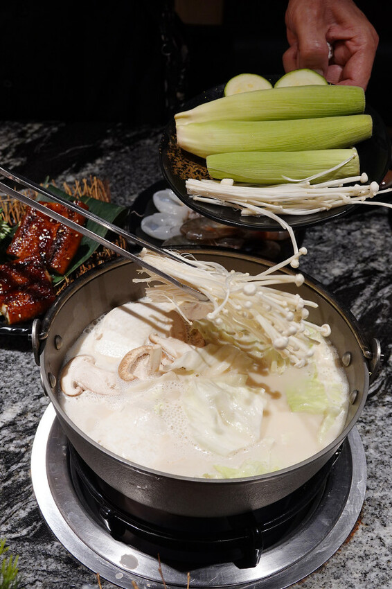 桃園市桃園區燒肉新霸主登場!野村燒肉桃園店讓你一次吃遍150道美味,全日營業無午休的燒肉天堂,生啤酒、哈根吃到爽