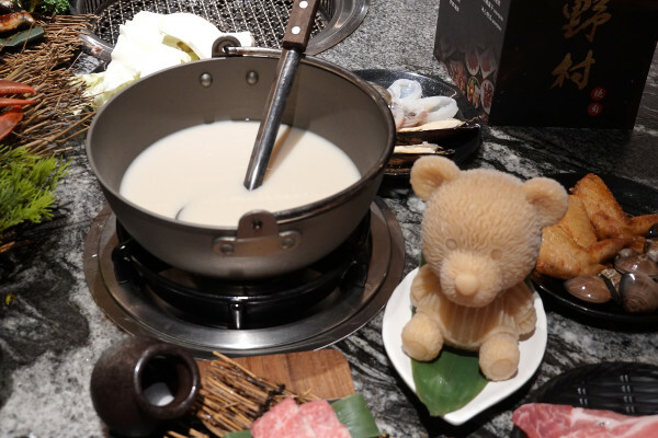 桃園市桃園區燒肉新霸主登場!野村燒肉桃園店讓你一次吃遍150道美味,全日營業無午休的燒肉天堂,生啤酒、哈根吃到爽