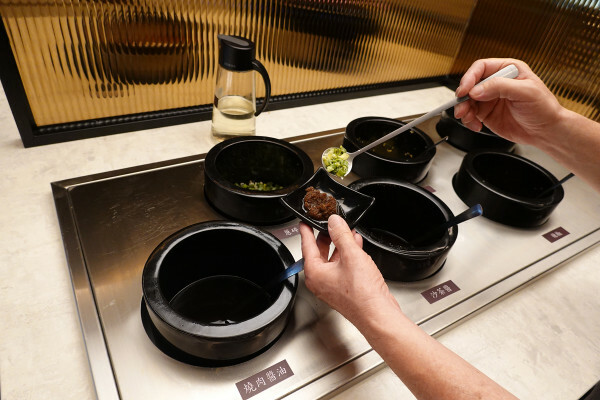 桃園市桃園區燒肉新霸主登場!野村燒肉桃園店讓你一次吃遍150道美味,全日營業無午休的燒肉天堂,生啤酒、哈根吃到爽