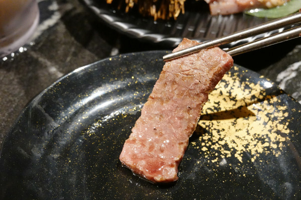 桃園市桃園區燒肉新霸主登場!野村燒肉桃園店讓你一次吃遍150道美味,全日營業無午休的燒肉天堂,生啤酒、哈根吃到爽