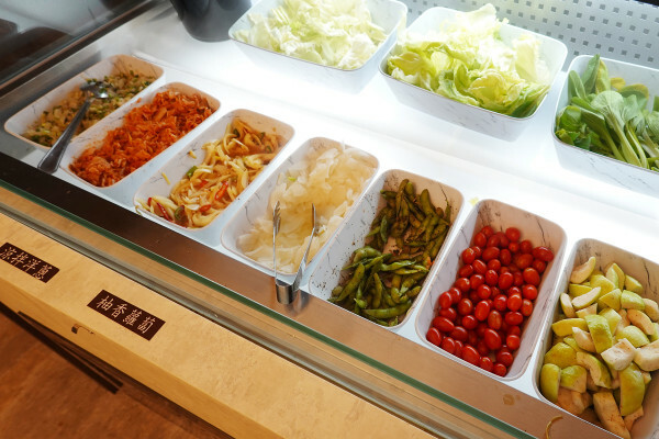 桃園市桃園區燒肉新霸主登場!野村燒肉桃園店讓你一次吃遍150道美味,全日營業無午休的燒肉天堂,生啤酒、哈根吃到爽